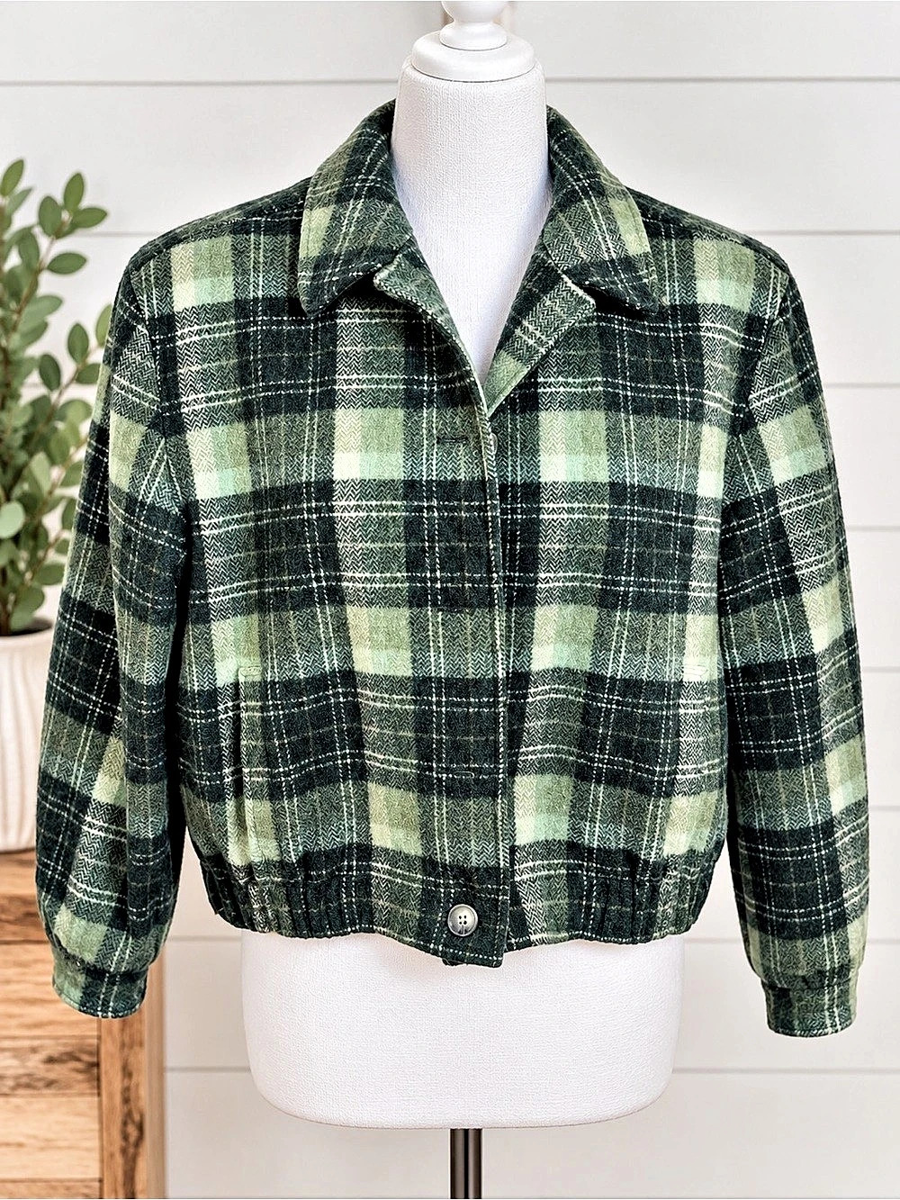Vintage Pendleton 100% Virgin Wool Green Plaid Cropped Jacket USA Size L